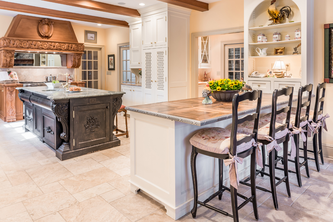 Kitchen designed and fabricated by Beverly Ellsley Design. 