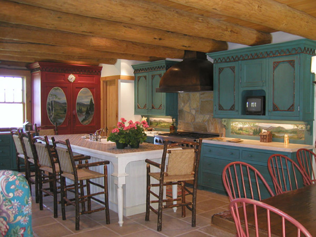 Custom kitchen cabinetry designed and built by Beverly Ellsley Design. 